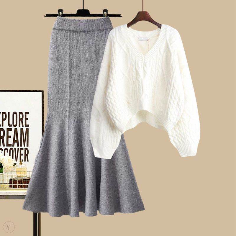 ホワイト/セーター+グレー/スカート