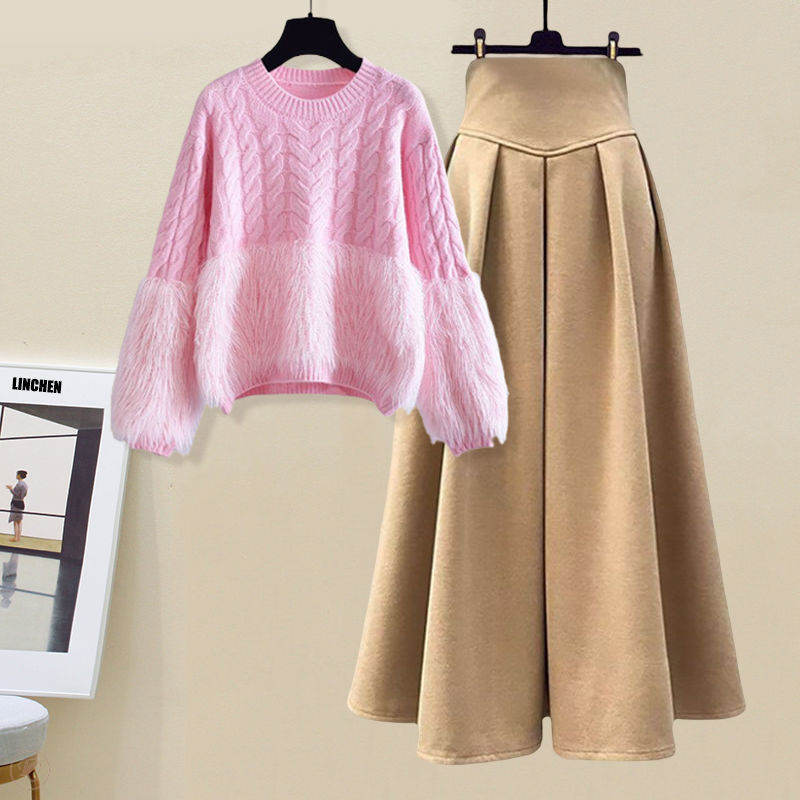 ピンク／セーター＋ベージュ／スカート
